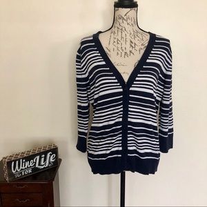 ❤️5/$25 Gap V Neck Button Down Striped Cardigan